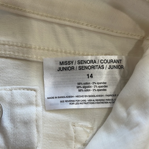 New Size 14 Nine West Antique white jeans 98% cotton 2% spandex 🍀🍀🍀🍀 - Picture 8 of 8